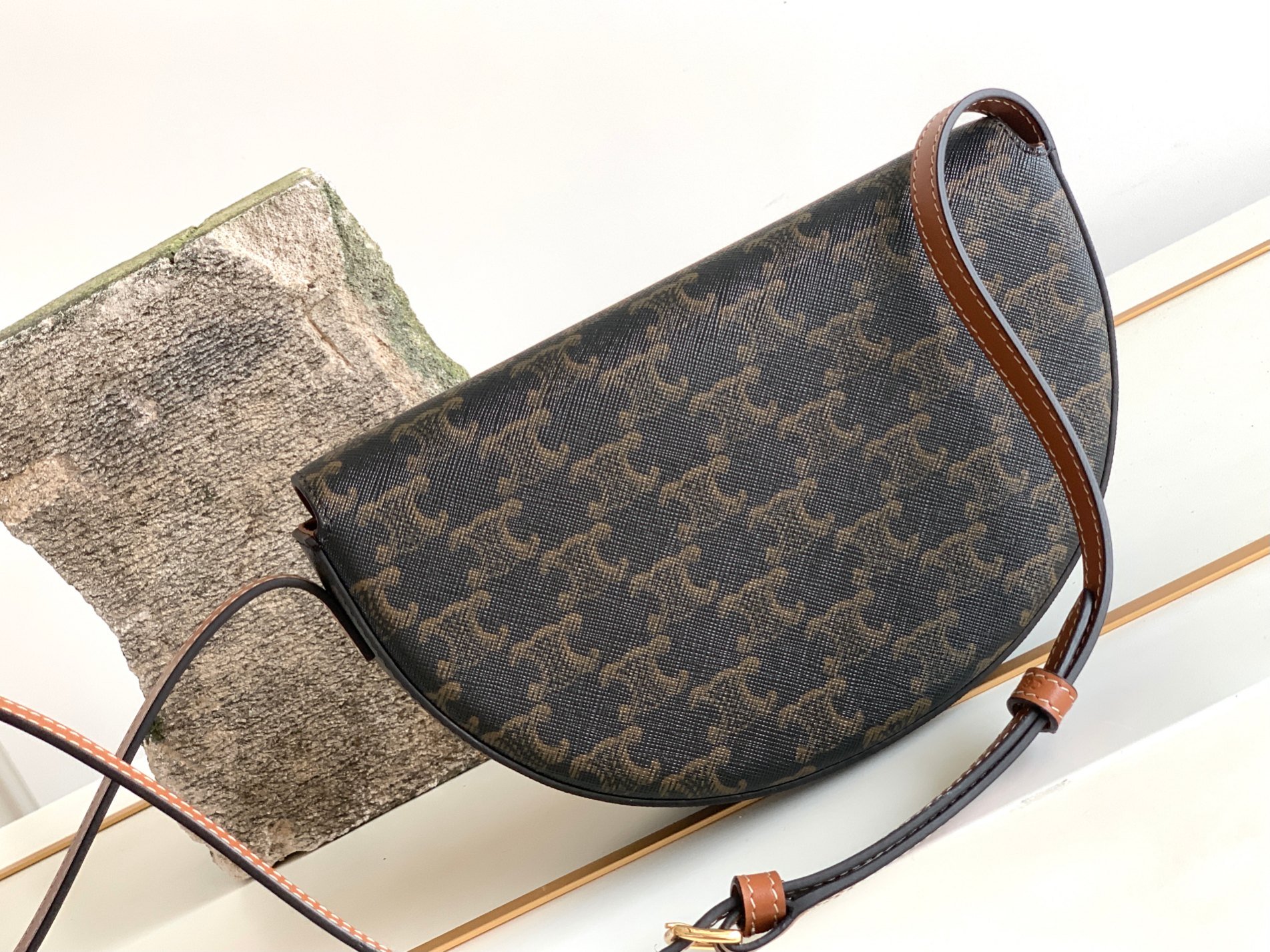 Ce1i*e Besace In Triomphe Canvas Bag Brown For Women 9in/23cm