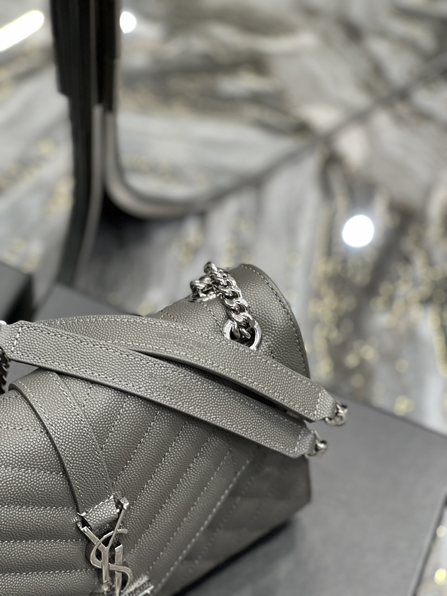 Sa1nt Lau*nt Envelope Medium Chain Bag Dark Grey For Women, Women’s Bags 9.4in/24cm Y51